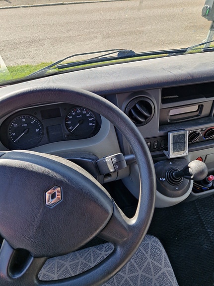 Renault Master 8 of 9