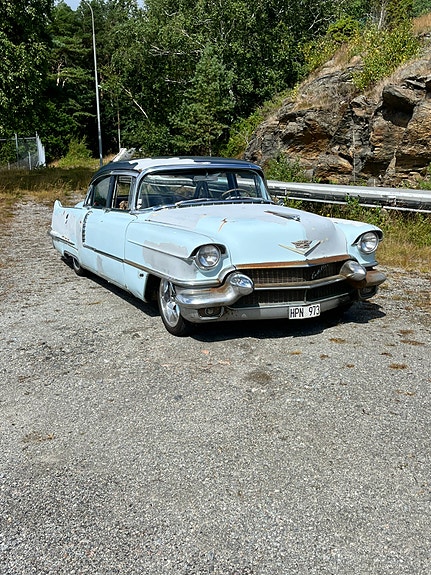 Cadillac Series 62 2 of 8