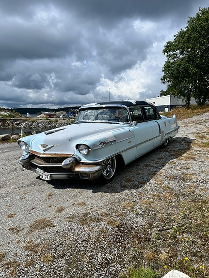 Cadillac Series 62 3 of 8