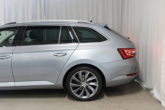 Skoda Superb 8 of 30