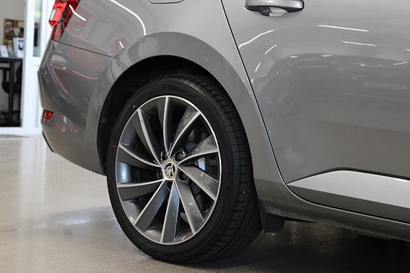 Skoda Superb 13 of 30