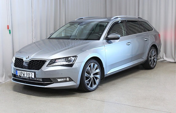 Skoda Superb 11 of 30