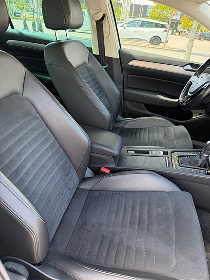 Volkswagen Passat 9 of 11