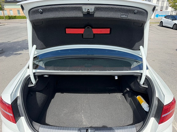 Volkswagen Passat 11 of 11