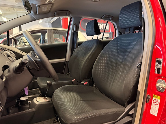 Toyota Yaris 16 of 27