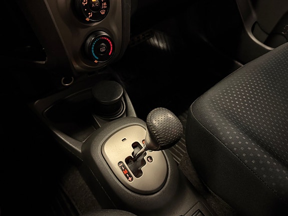 Toyota Yaris 14 of 27