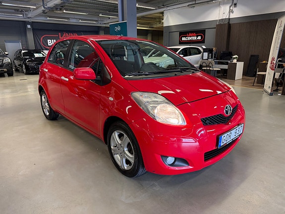 Toyota Yaris 4 of 27