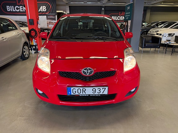 Toyota Yaris 3 of 27