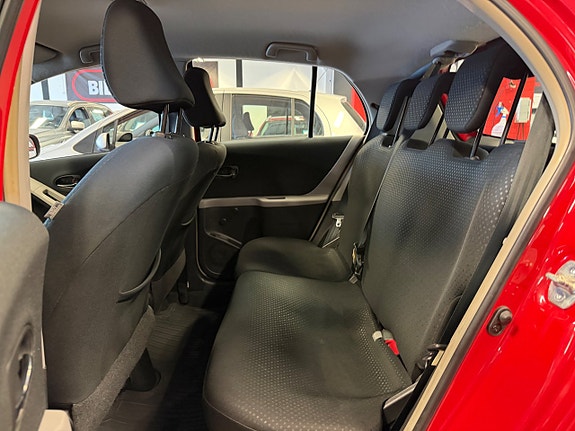 Toyota Yaris 26 of 27