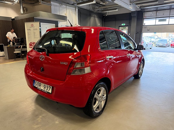 Toyota Yaris 6 of 27
