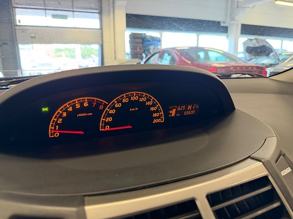 Toyota Yaris 12 of 27