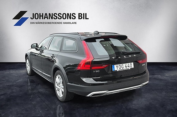Volvo V90 Cross Country 3 of 6