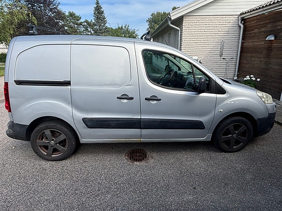 Peugeot Partner 2 of 10