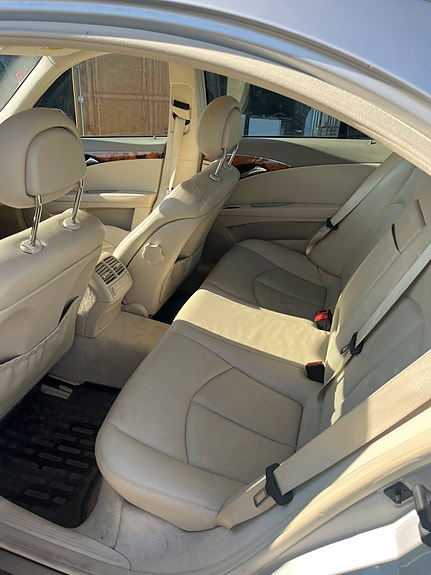 Mercedes-Benz E240 5 of 7