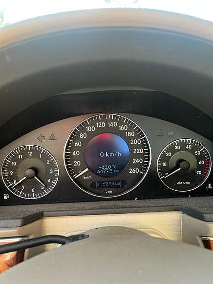 Mercedes-Benz E240 7 of 7
