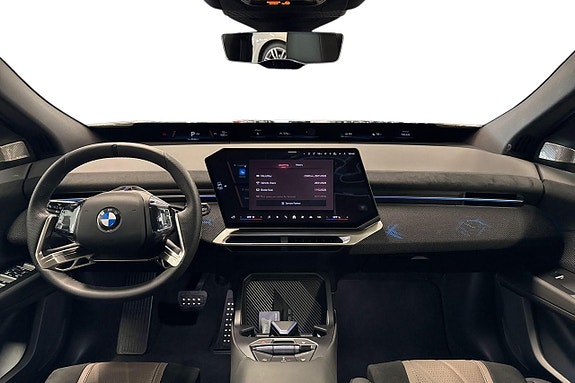 BMW iX3 8 of 19