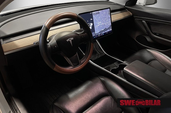 Tesla Model 3 9 of 23