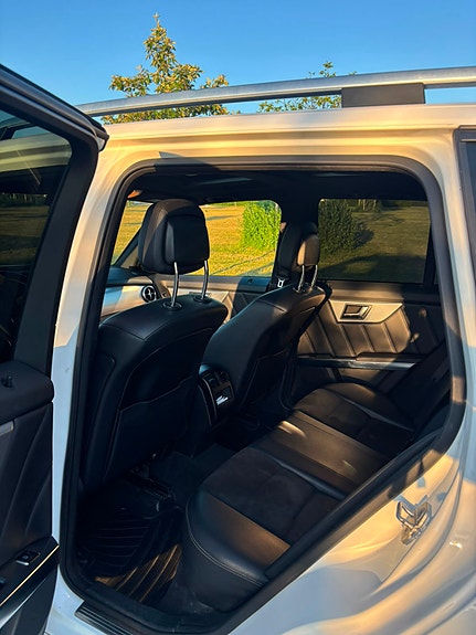 Mercedes-Benz GLK220 6 of 7