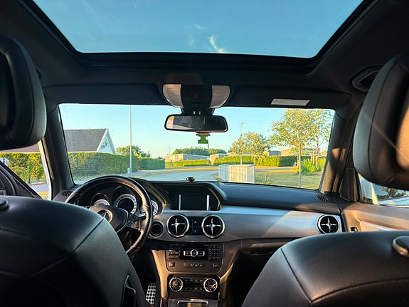 Mercedes-Benz GLK220 5 of 7