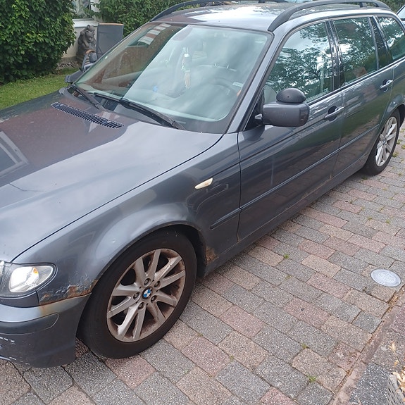 BMW 325i 3 of 5