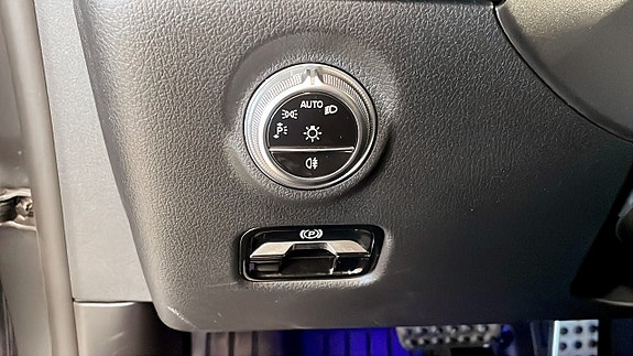 Mercedes-Benz C200 25 of 26