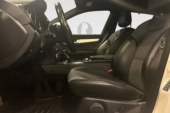 Mercedes-Benz C220 3 of 17