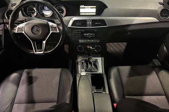 Mercedes-Benz C220 11 of 17