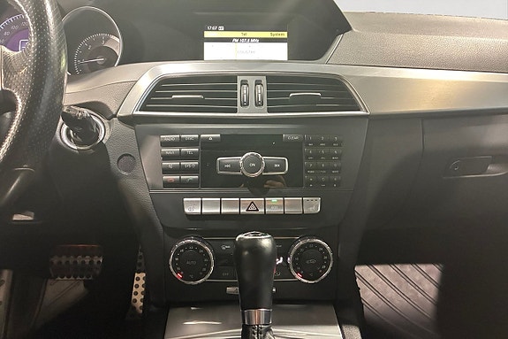 Mercedes-Benz C220 12 of 17