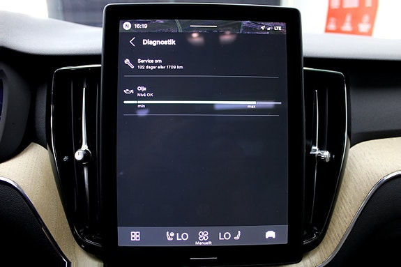 Volvo XC60 15 of 30