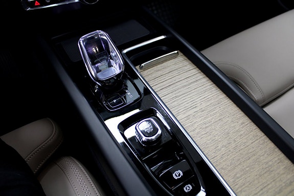 Volvo XC60 17 of 30