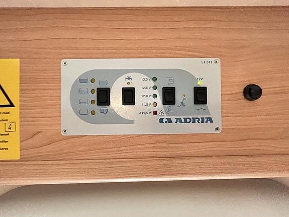 Adria Sport 573 DS / B-körkort / Solcell / Dubbelbädd / 12 of 18