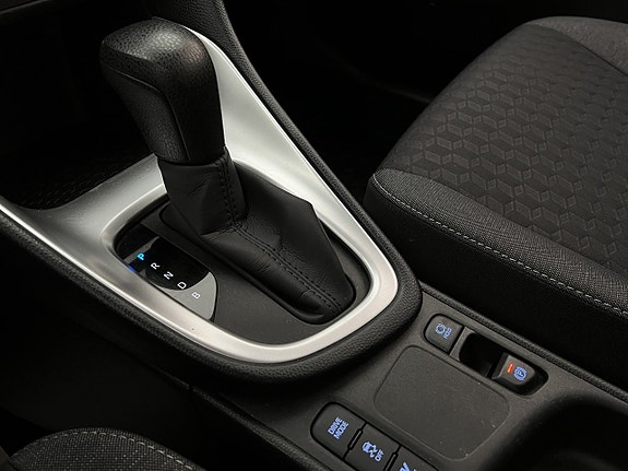 Toyota Yaris 20 of 24