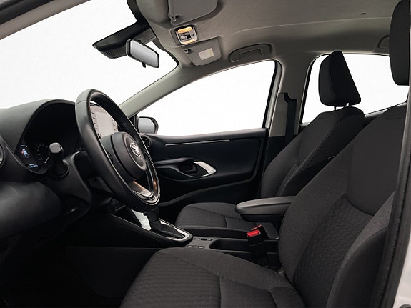Toyota Yaris 12 of 24