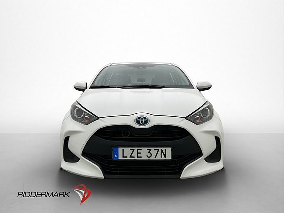 Toyota Yaris 2 of 24
