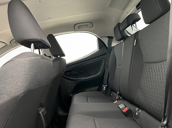 Toyota Yaris 23 of 24