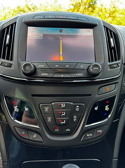 Opel Insignia Country Tourer 11 of 11