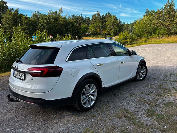 Opel Insignia Country Tourer 4 of 11