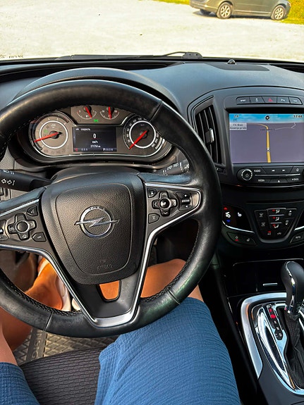 Opel Insignia Country Tourer 9 of 11