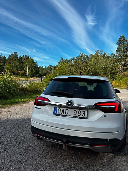 Opel Insignia Country Tourer 2 of 11