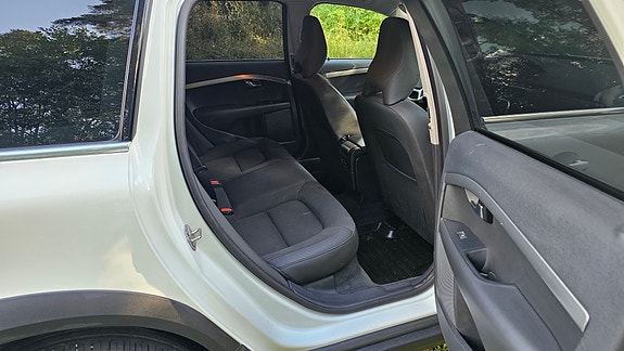 Volvo XC70 11 of 14