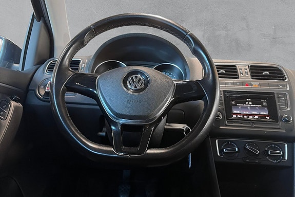 Volkswagen Polo 11 of 17