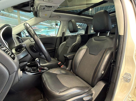 Jeep Compass 20 of 30