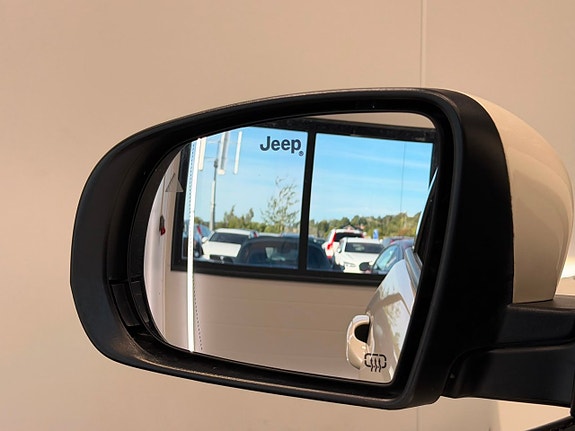 Jeep Compass 19 of 30