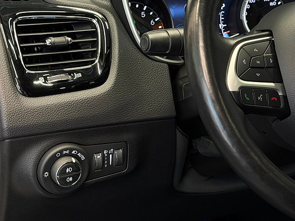 Jeep Compass 17 of 30