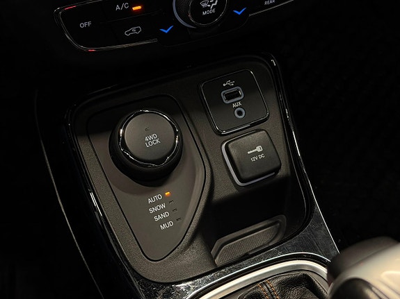 Jeep Compass 27 of 30