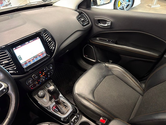 Jeep Compass 25 of 30