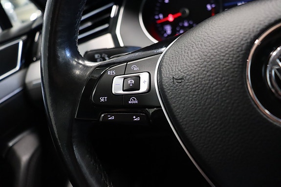 Volkswagen Passat 17 of 27