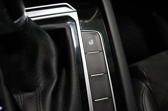 Volkswagen Passat 22 of 27