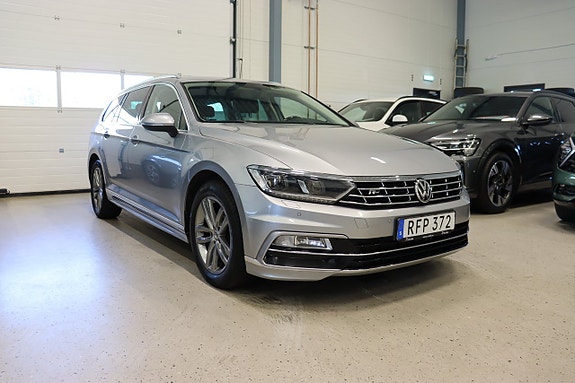Volkswagen Passat 2 of 27
