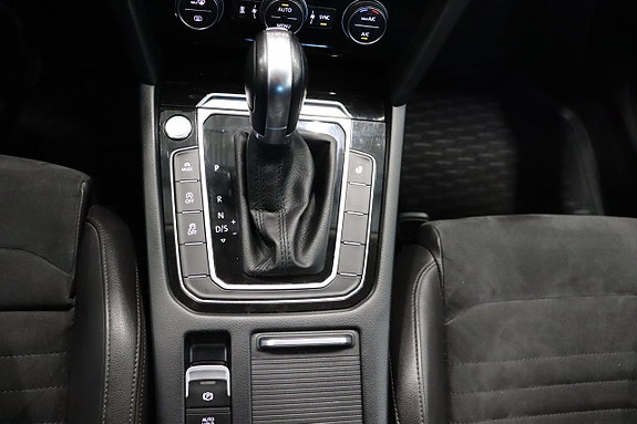 Volkswagen Passat 21 of 27